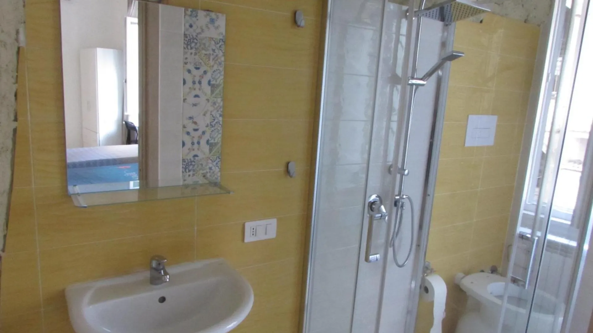 Enzo Home Неаполь 0*,  Италия